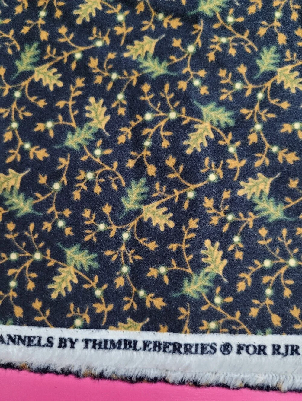 Country House Flannels By Thimbleberries Flannel Sewing Fabric (1016)
